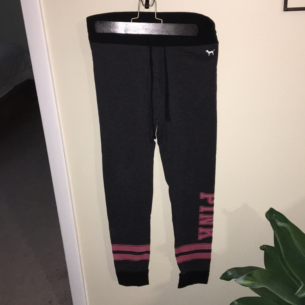 Victoria Secrets Pink Yoga leggings